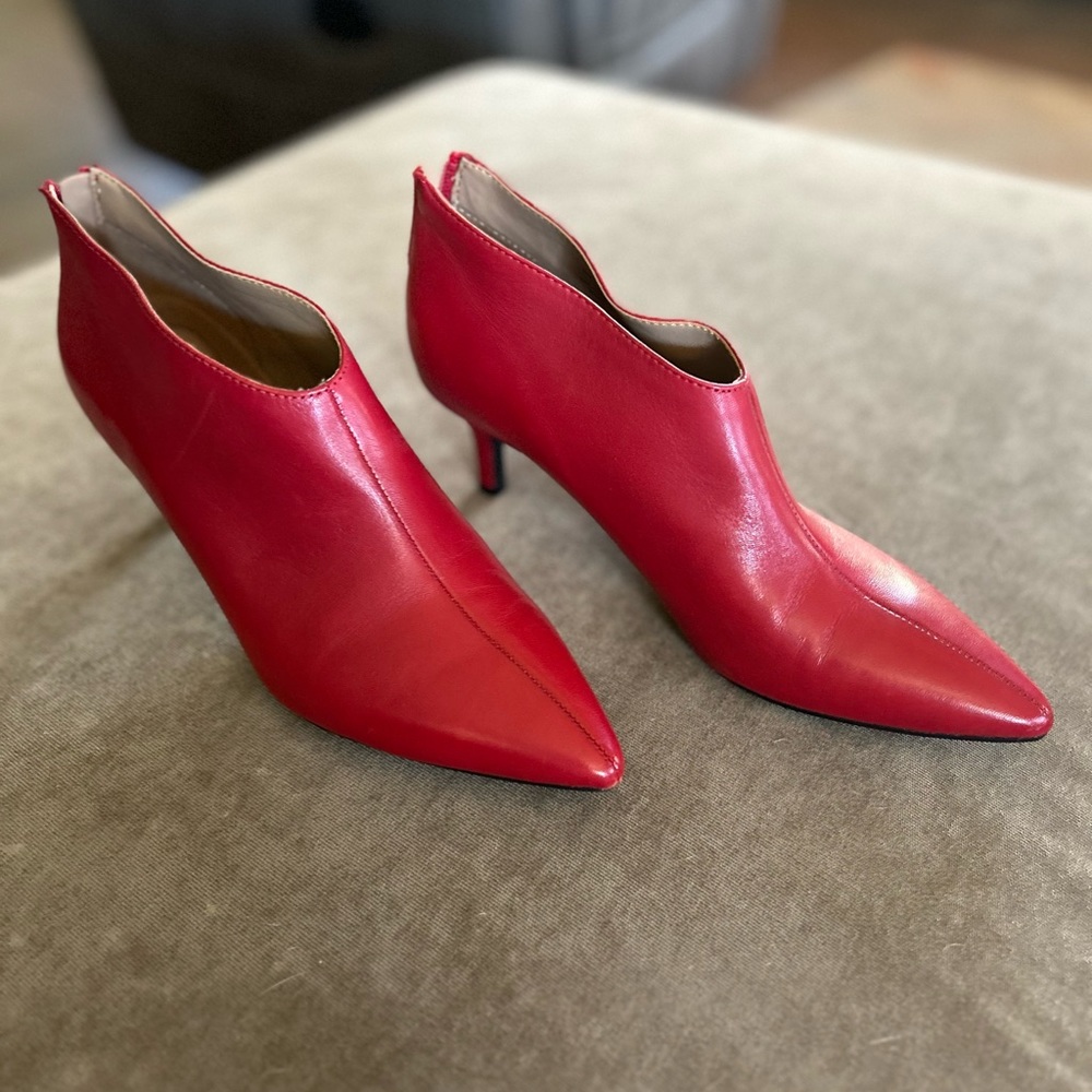 Aerosols Roxbury Booties - New Without Box